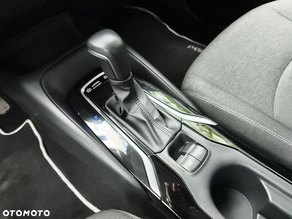 Toyota Corolla 1.8 Hybrid Comfort - 24