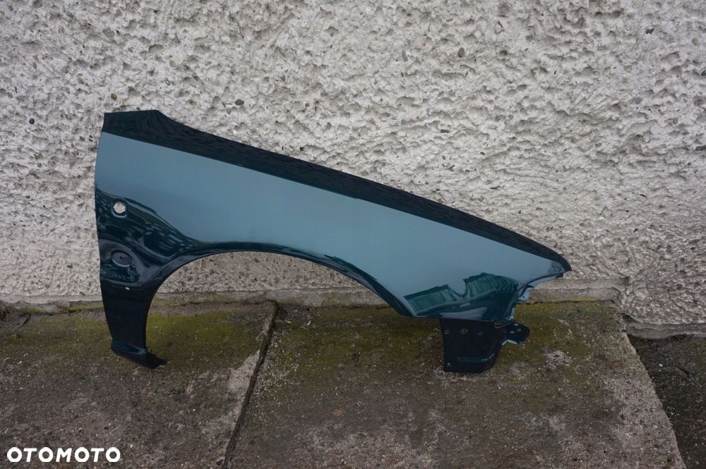 BŁOTNIK PRZEDNI PRAWY AUDI A4 B5 LZ6U 94/96r