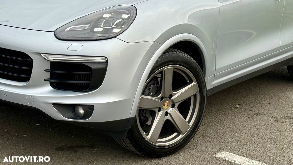 Porsche Cayenne Platinum Edition - 17