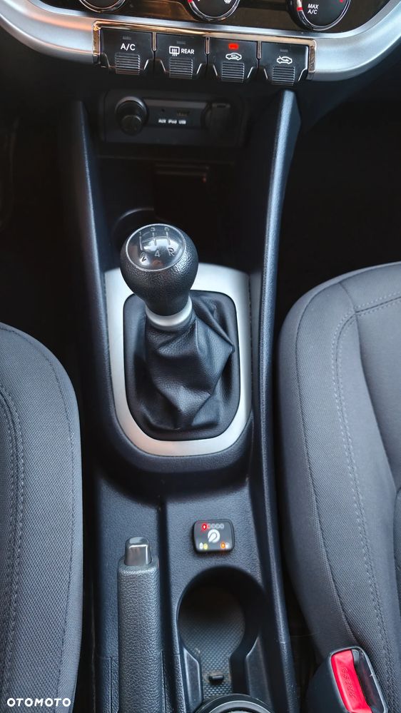 Kia Rio 1.2 L - 11
