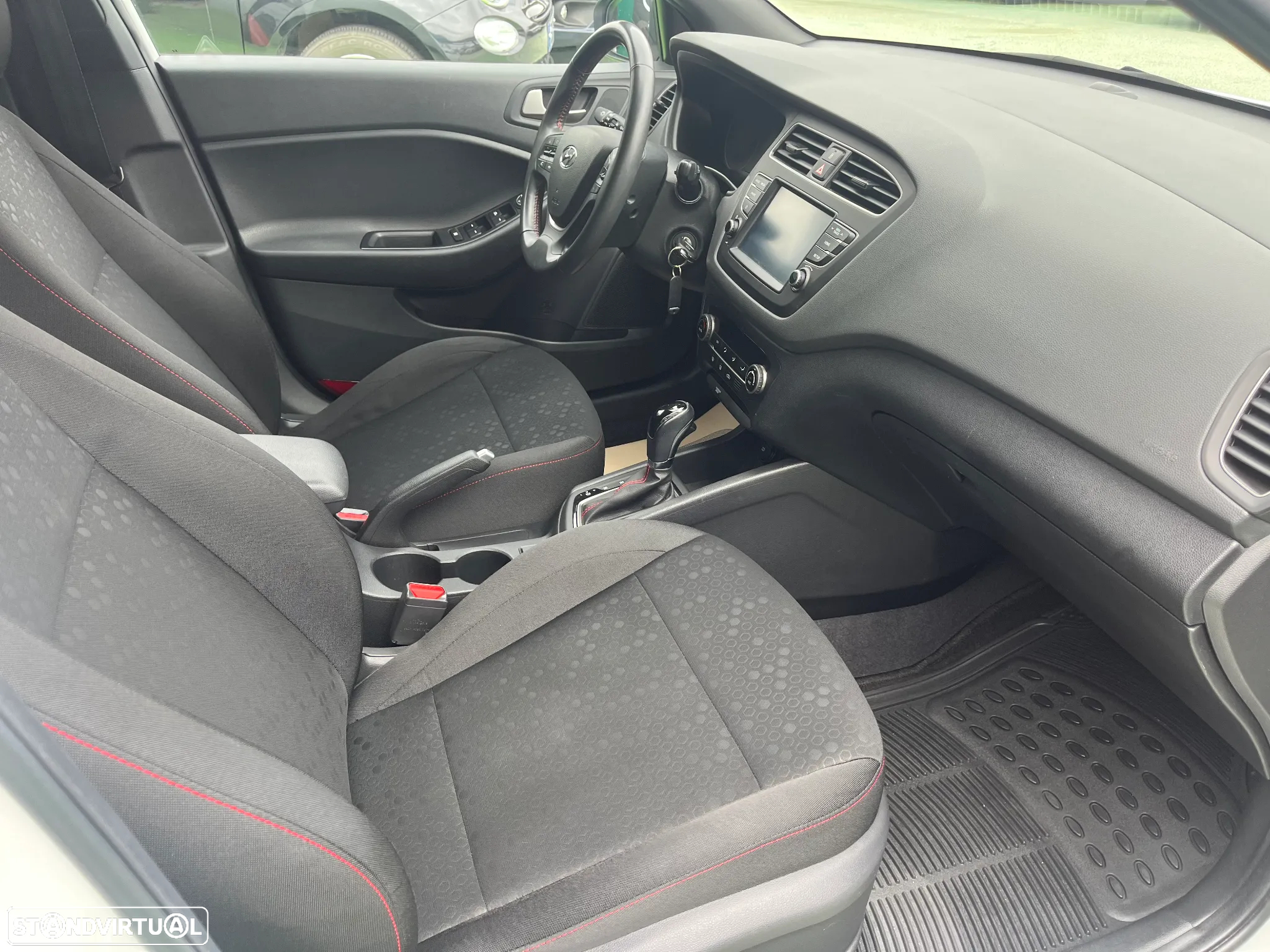 Hyundai i20 1.0 T-GDI Style DCT - 24