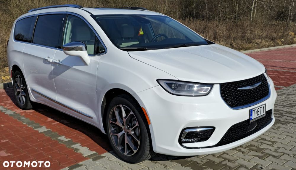 Chrysler Pacifica - 1