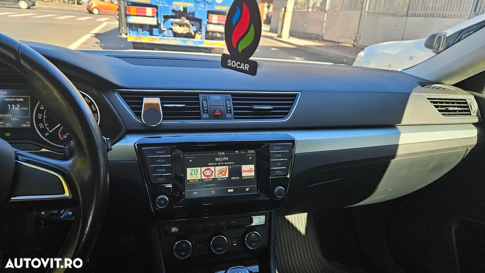 Skoda Superb 2.0 TDI Ambition - 14