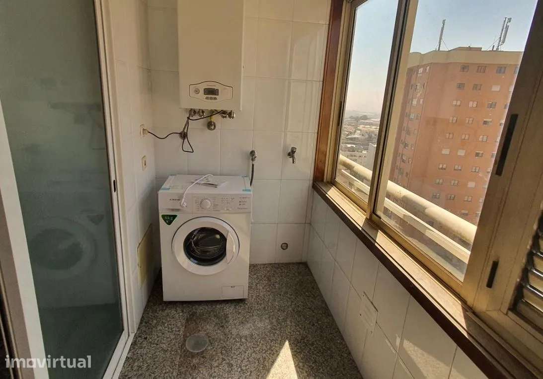 Apartamento T3 usado em Vilar de Andorinho - Grande imagem: 4/9