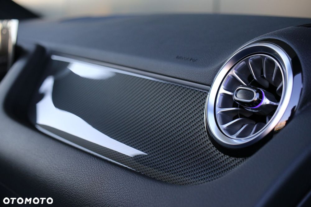 Mercedes-Benz GLA - 20