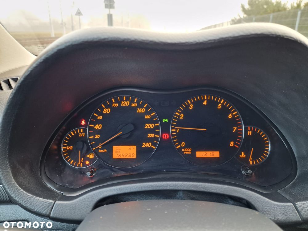 Toyota Avensis 2.0 VVT-i Executive - 18