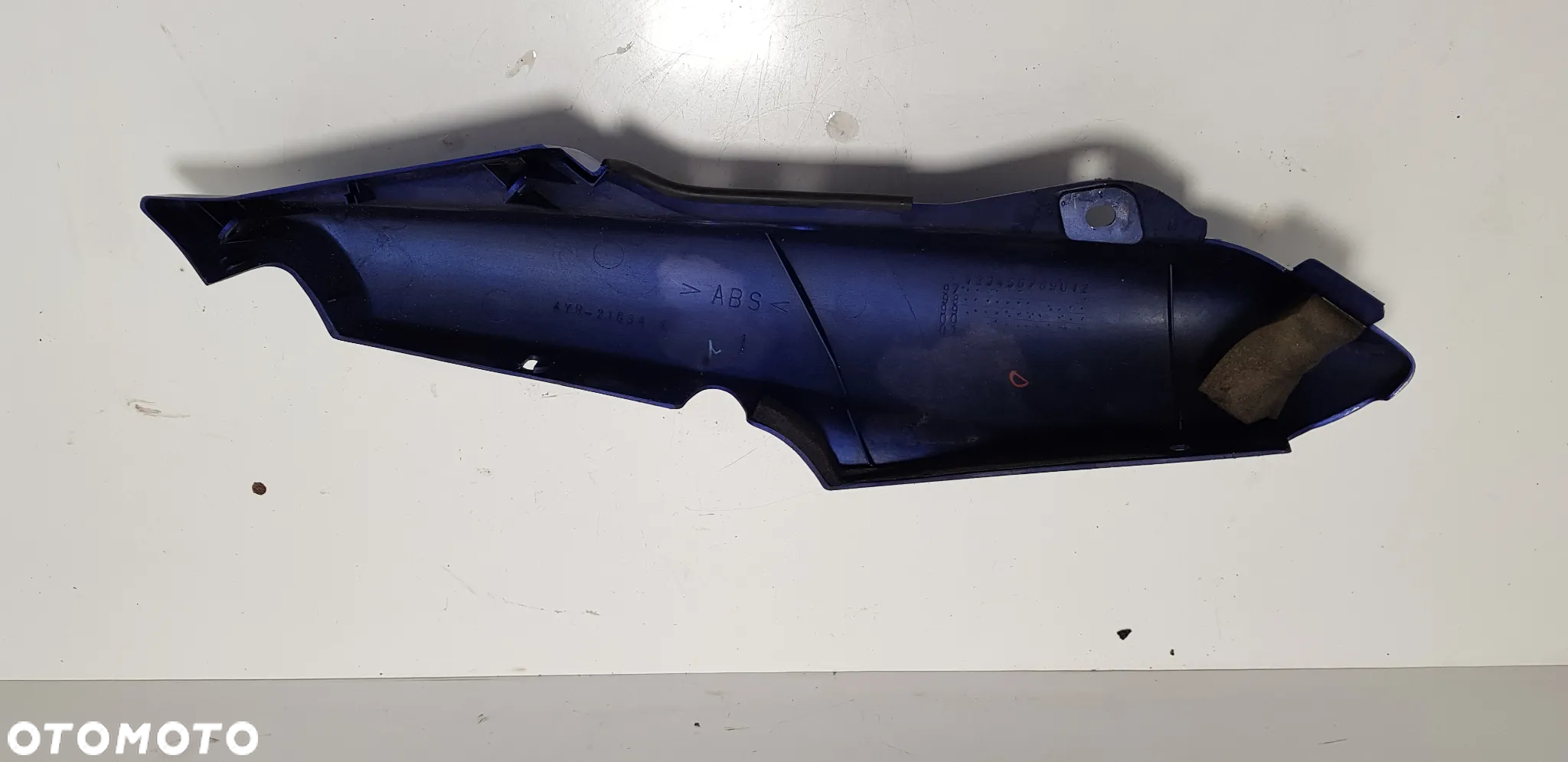 Yamaha Fazer FZS 600 Boczek lewy - 4