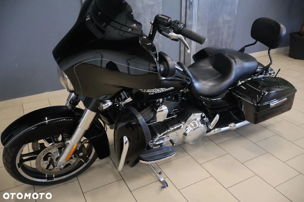 Harley-Davidson Touring Street Glide - 14