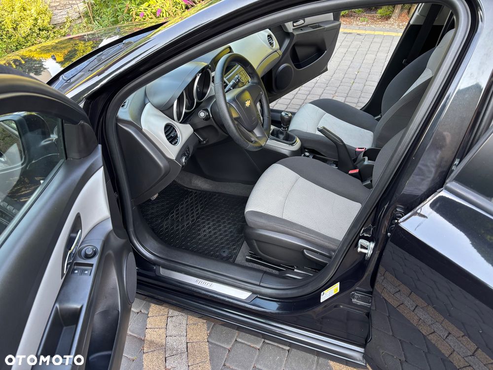 Chevrolet Cruze 1.6 LS - 9