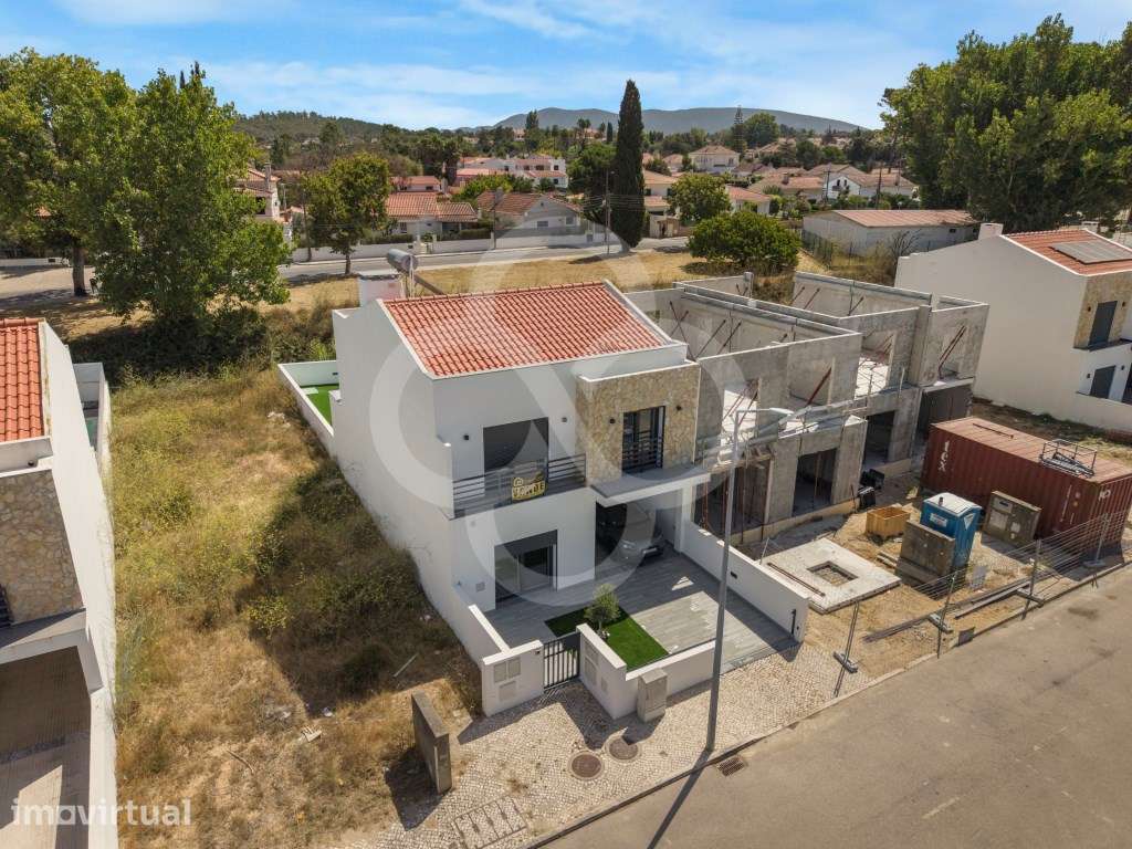 Moradia T3 com jardim de nova construção em Sesimbra Setúbal - Grande imagem: 3/25