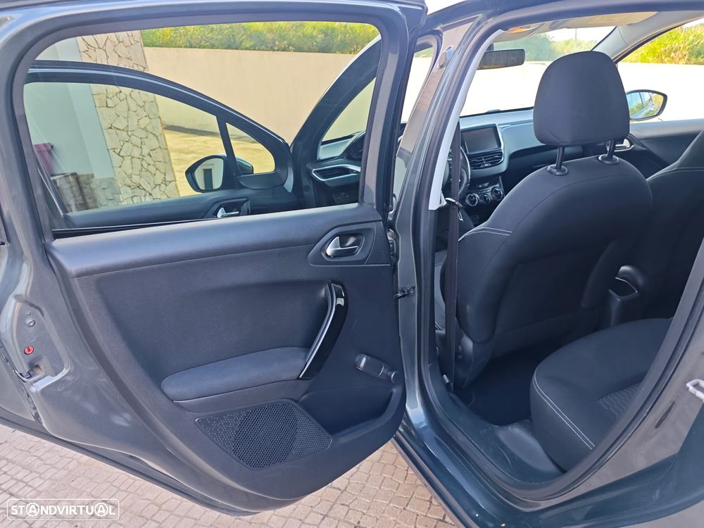 Peugeot 208 PureTech 82 Style - 26