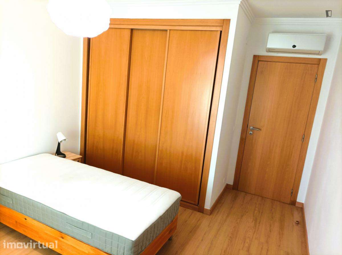 Quarto - localizado em Carcavelos Lisbon - Grande imagem: 5/36