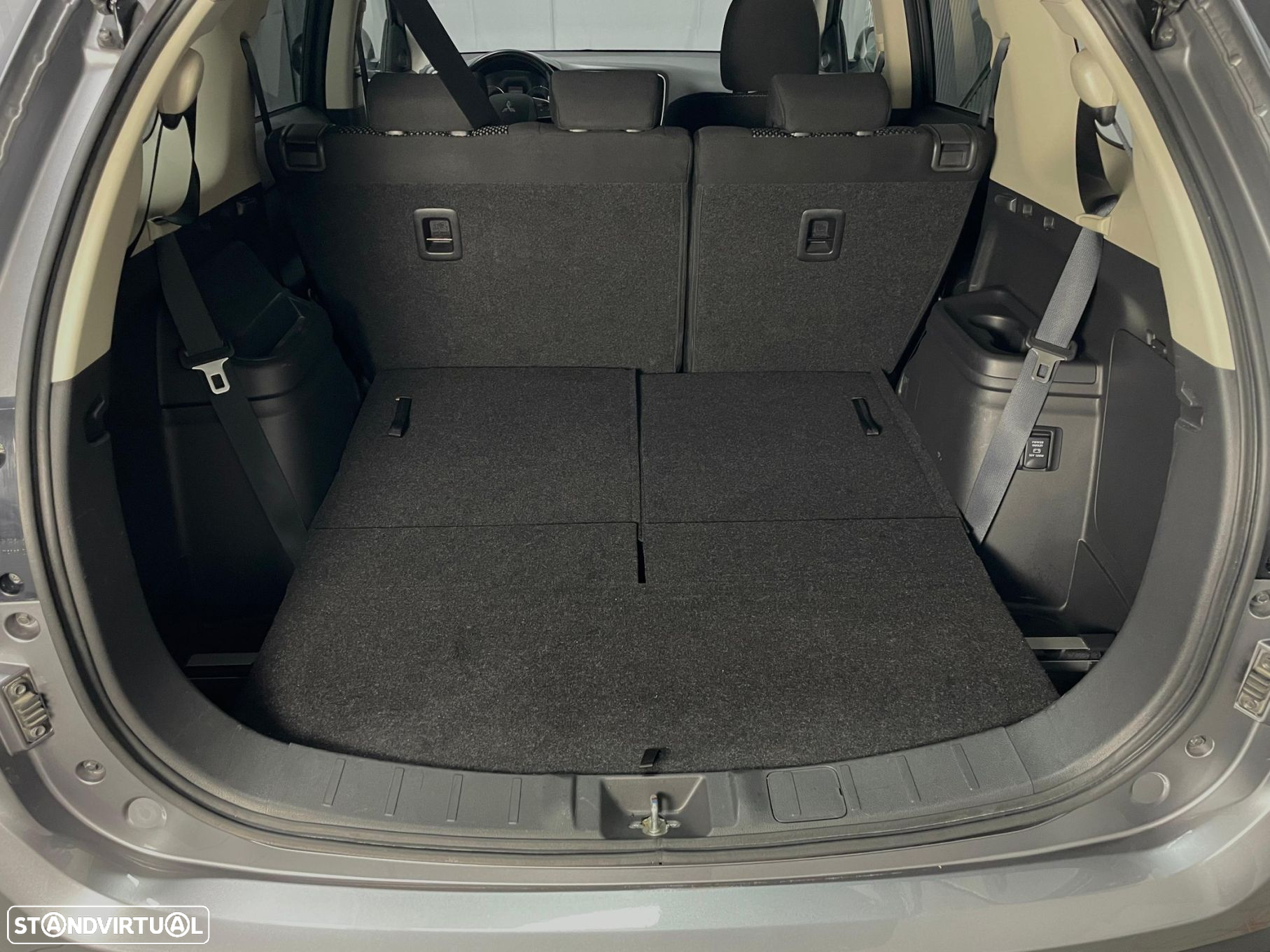 Mitsubishi Outlander 2.0 Kaiteki CVT - 27