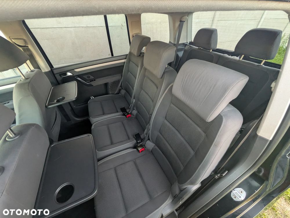 Volkswagen Touran - 2