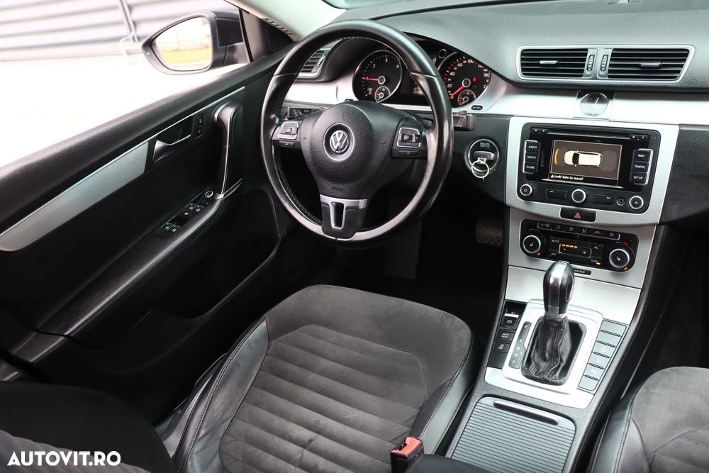 Volkswagen Passat 2.0 TDI Blue TDI DSG Highline - 31