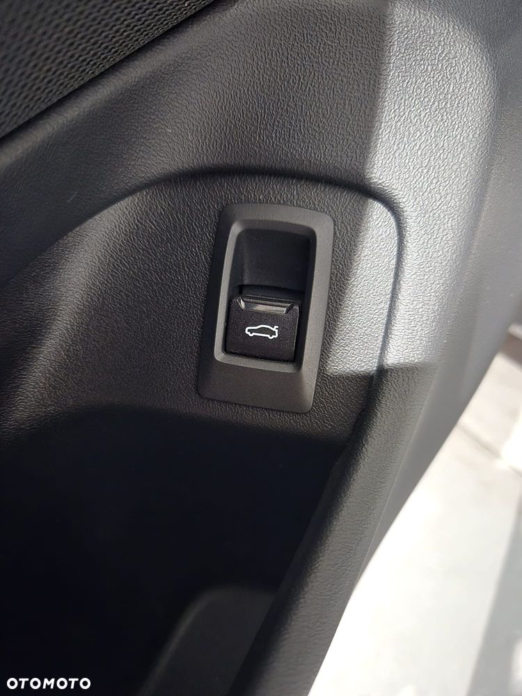 BMW Seria 5 520d xDrive mHEV M Sport - 19