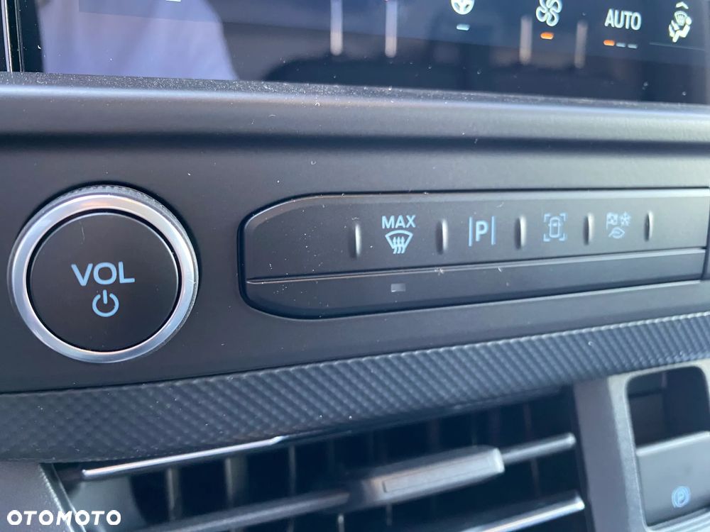 Ford Tranisit Custom - 19