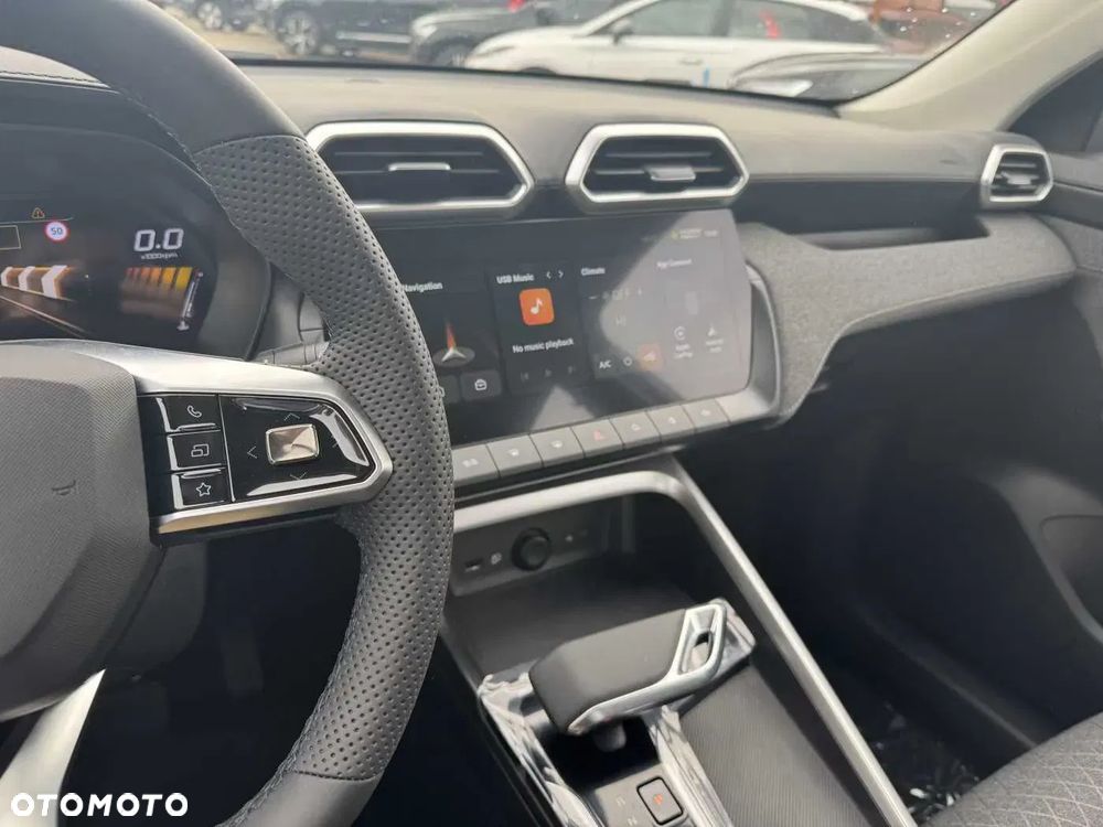 MG ZS Hybrid+ - 10