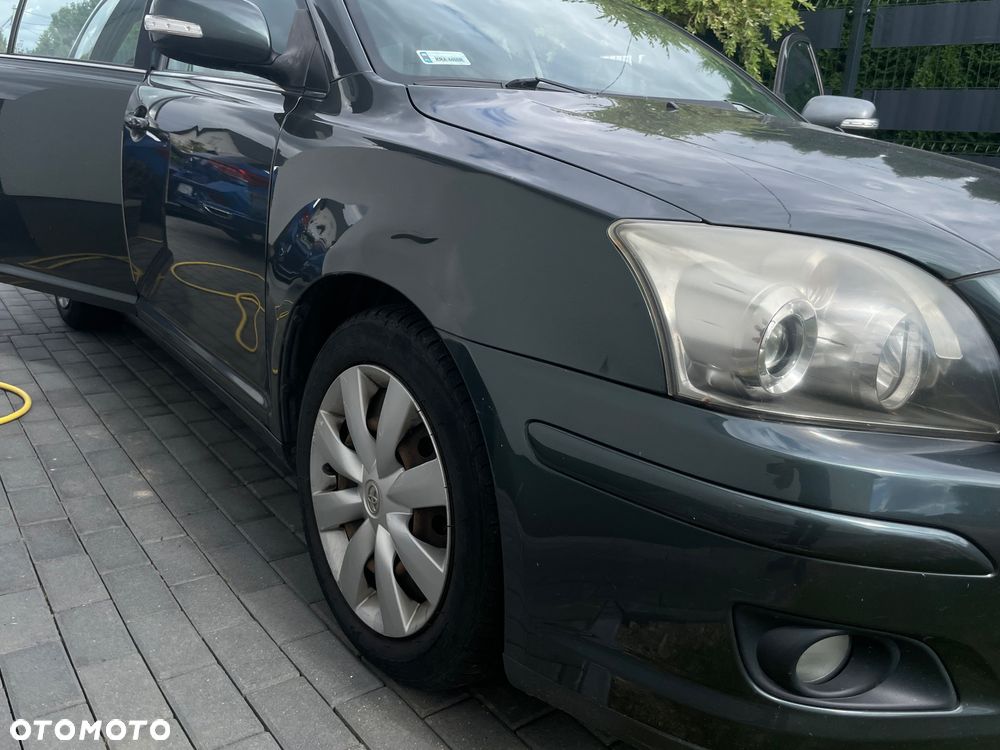 Toyota Avensis 2.0 D-4D Luna - 12