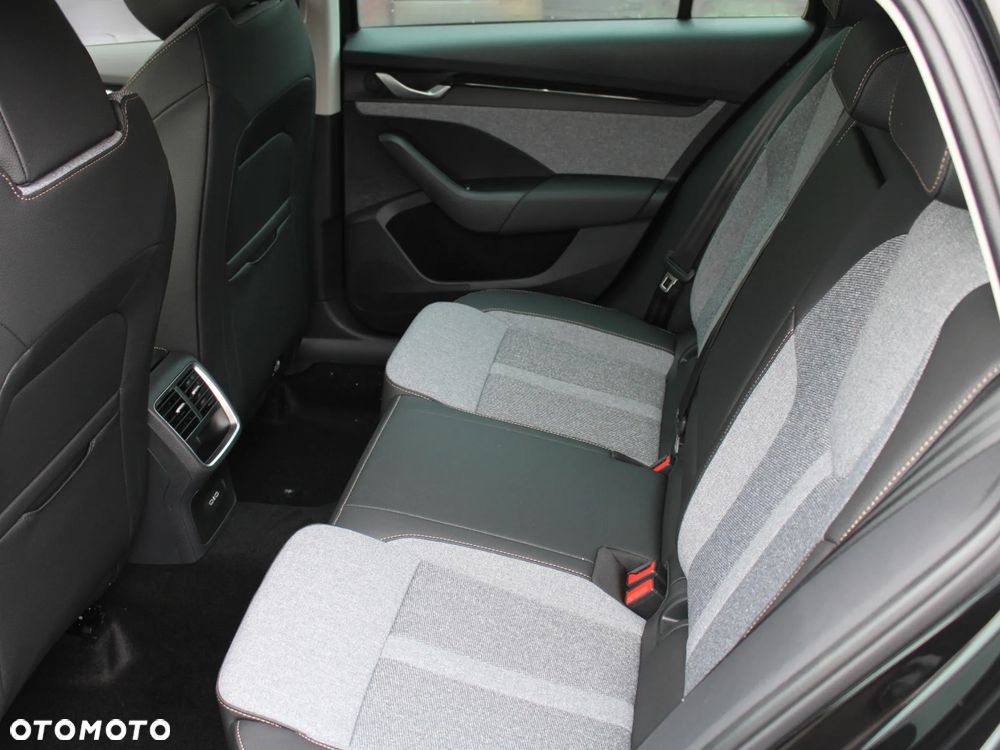 Skoda Octavia 2.0 TDI Edition 130 Selection DSG - 19