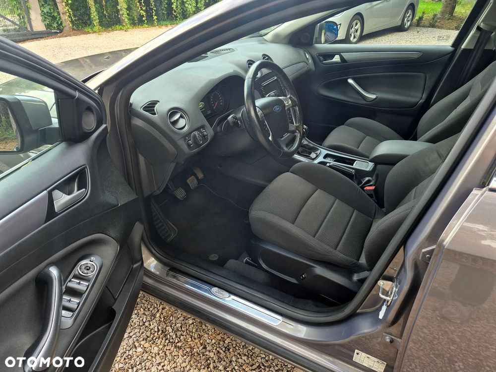 Ford Mondeo 2.0 TDCi Business Edition - 13