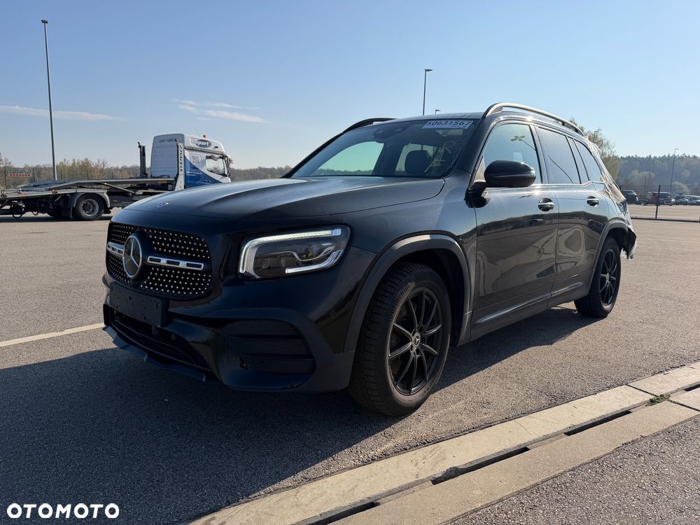 Mercedes-Benz GLB - 1