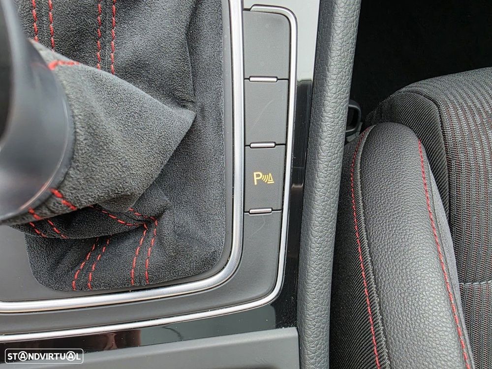 VW Golf 2.0 TSI GTi TCR DSG - 23
