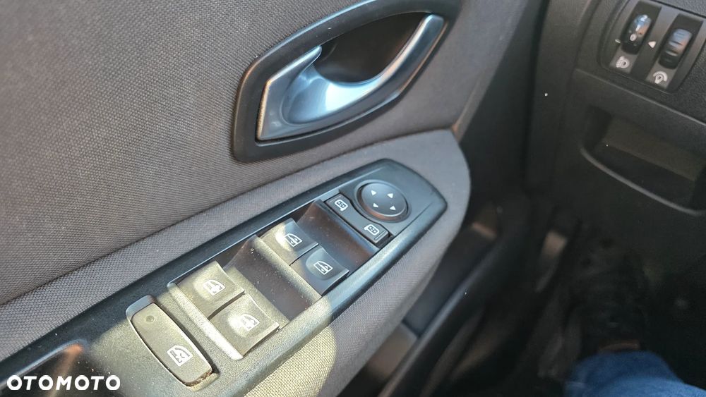 Renault Scenic - 13