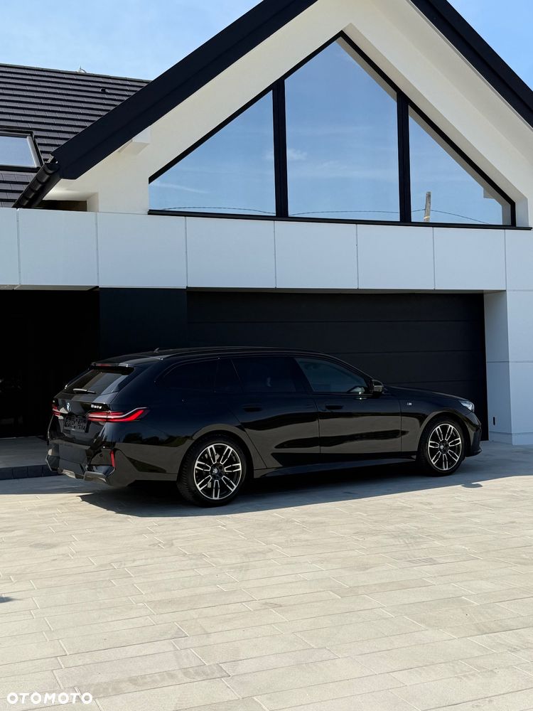 BMW Seria 5 520d xDrive Touring - 4