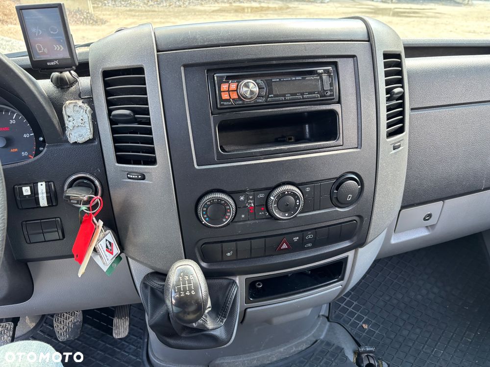 Mercedes-Benz Sprinter - 10