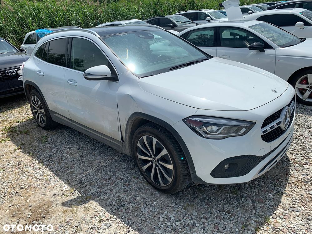 Mercedes-Benz GLA 250 4-Matic - 4