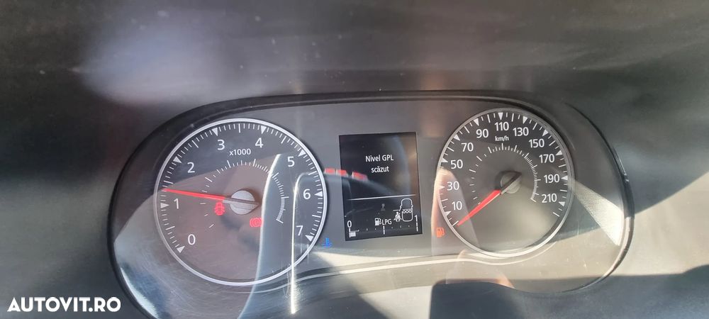 Dacia Duster TCe 90 Essential - 17