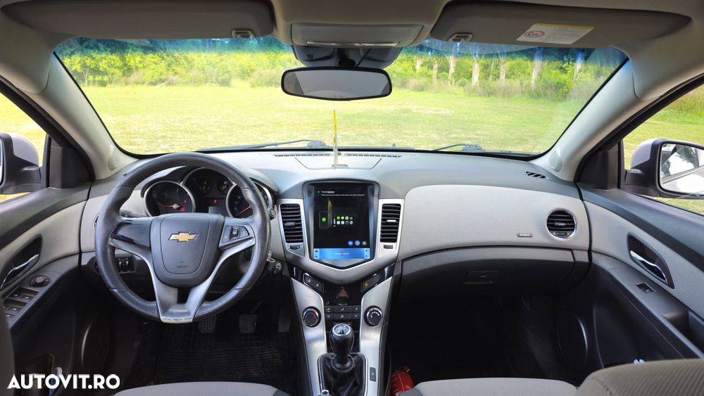 Chevrolet Cruze 2.0 LS - 10