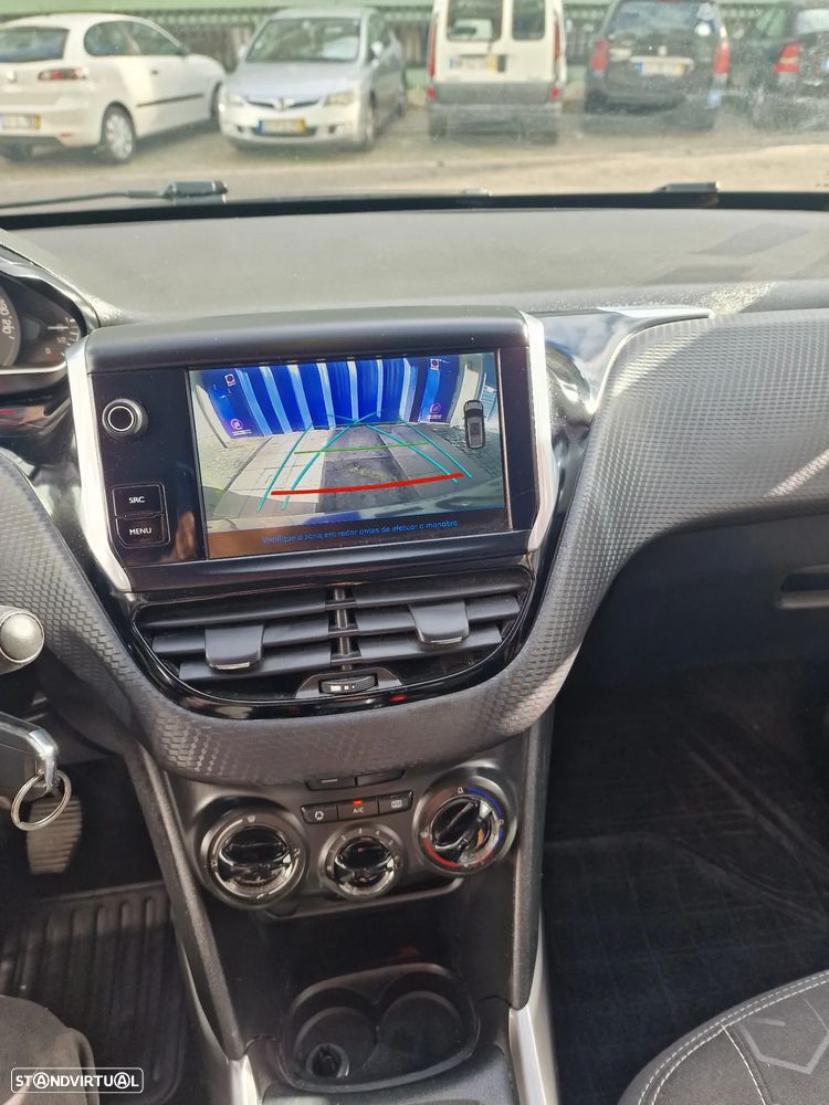 Peugeot 2008 1.6 BlueHDi Style - 6
