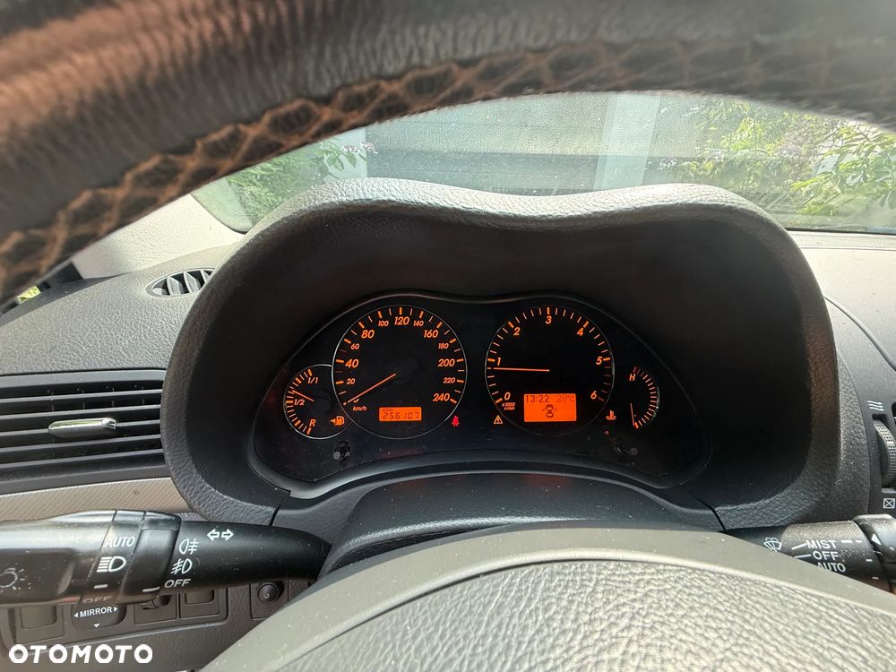 Toyota Avensis 2.2 D-4D Sol plus 180 - 4