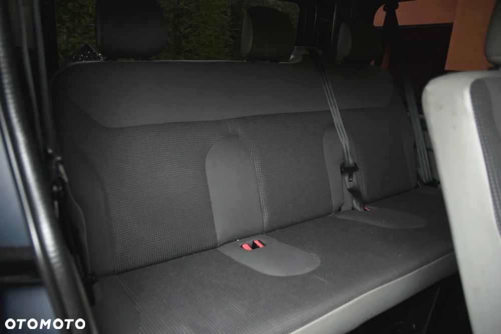 Opel Vivaro - 18