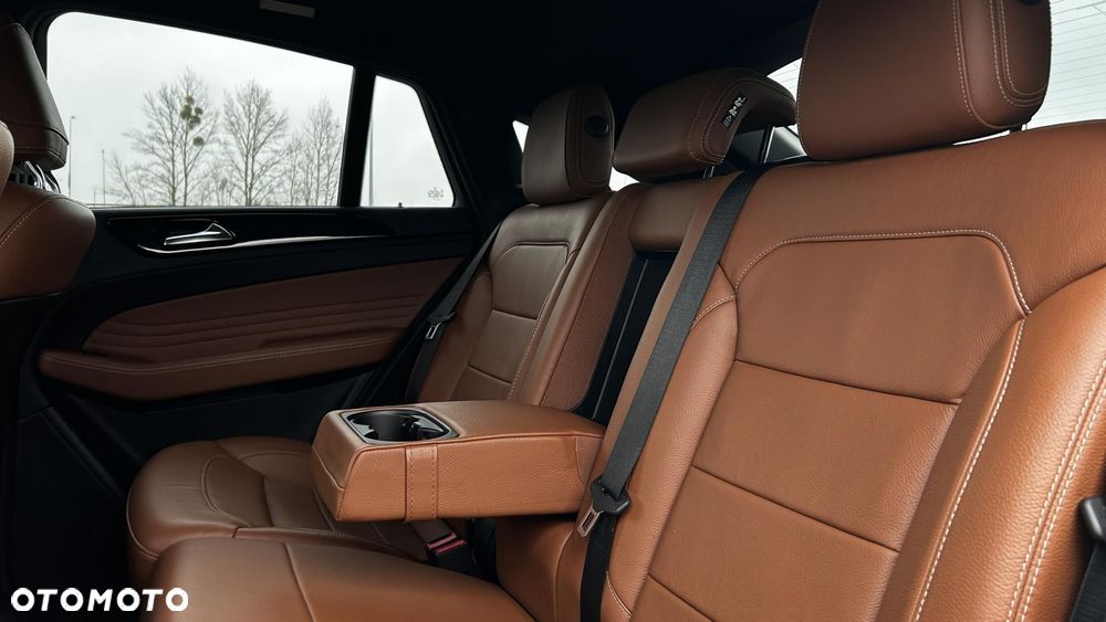 Mercedes-Benz GLE - 22