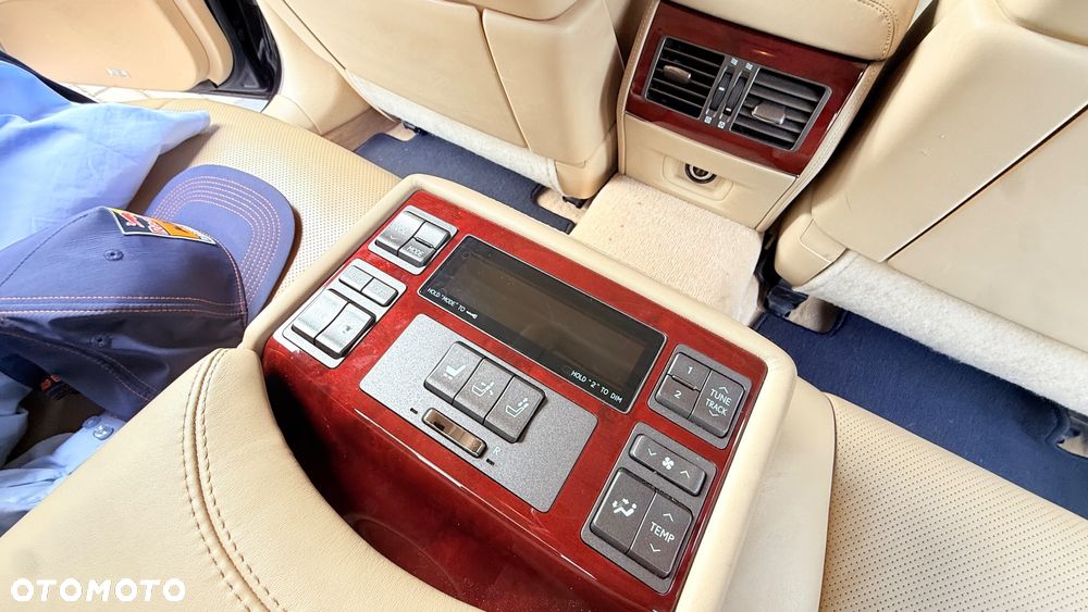 Lexus LS - 30