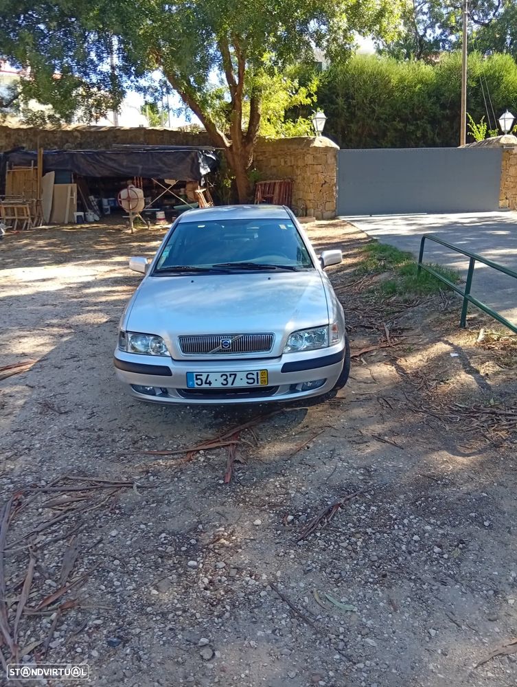 Volvo S40 1.9 D CR - 1
