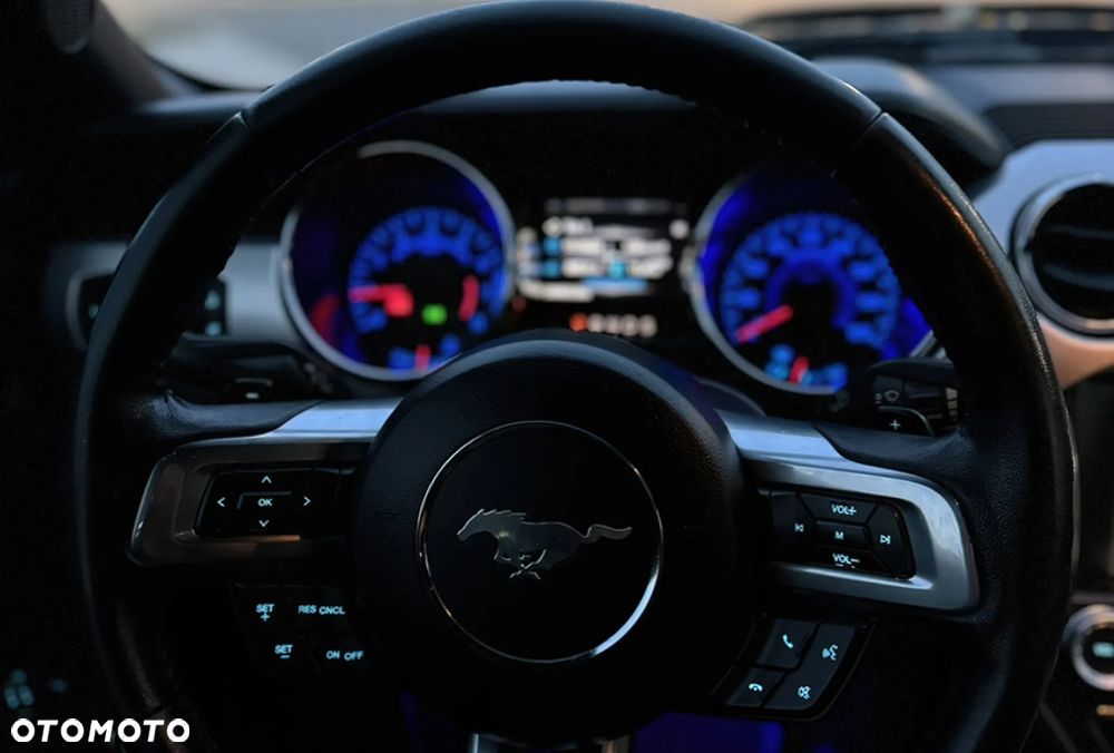 Ford Mustang - 10
