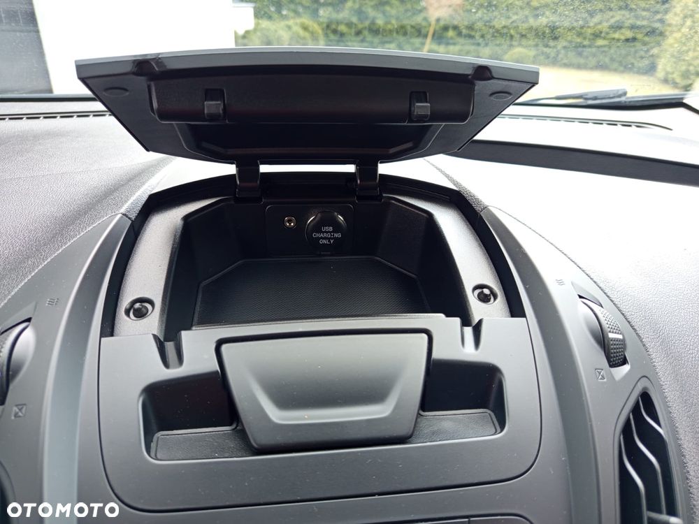 Ford TRANZIT COURIER - 23