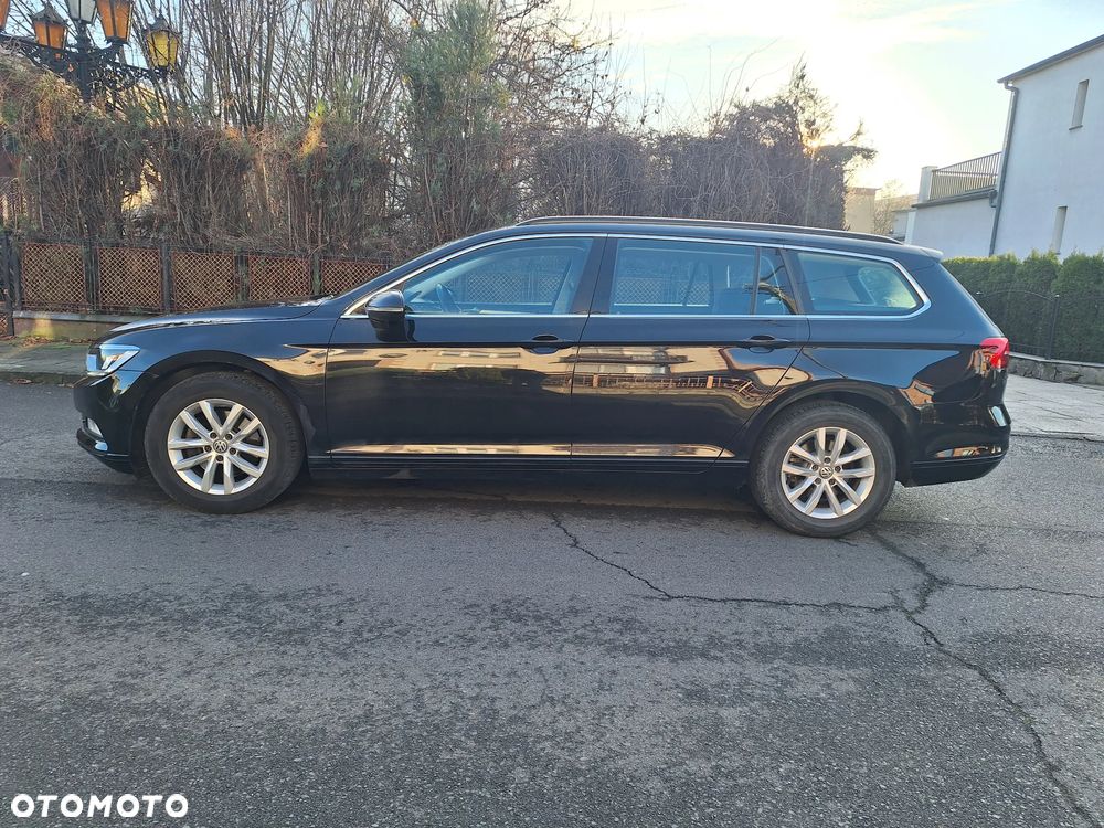 Volkswagen Passat 2.0 TDI SCR DSG Comfortline - 4