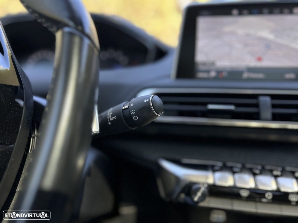 Peugeot 3008 1.2 PureTech Allure EAT8 - 17