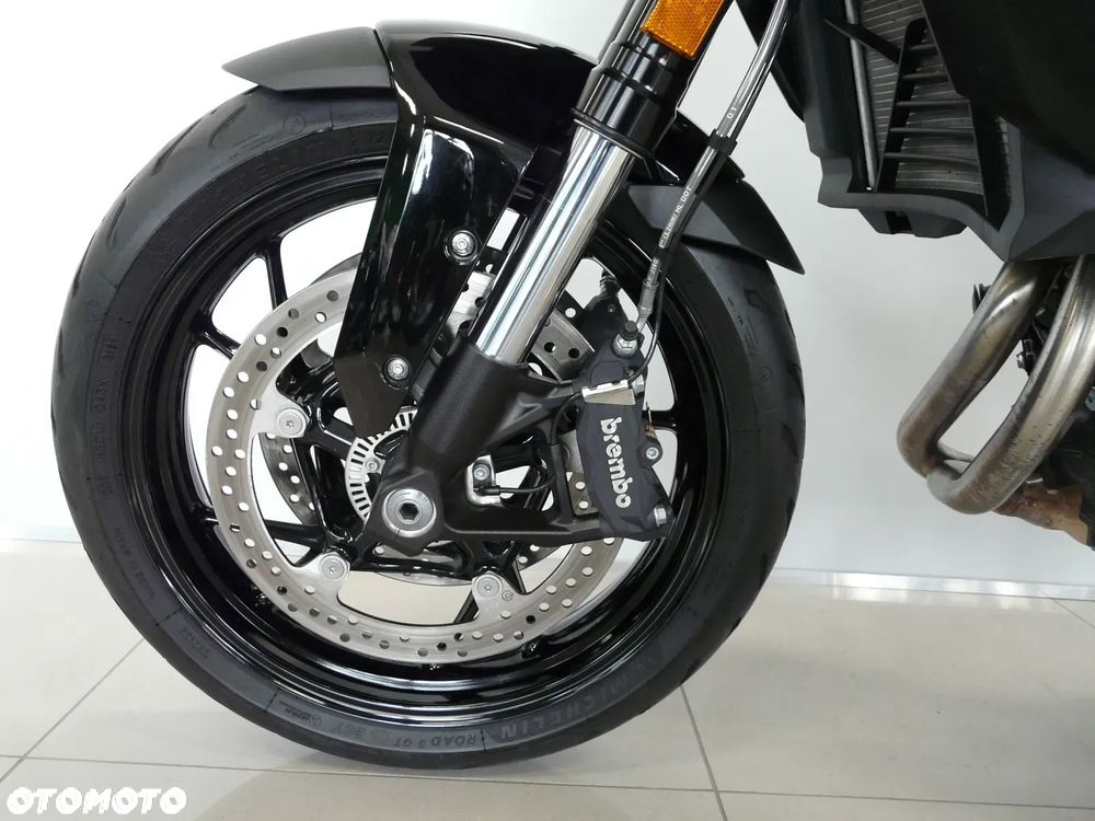 BMW XR - 15