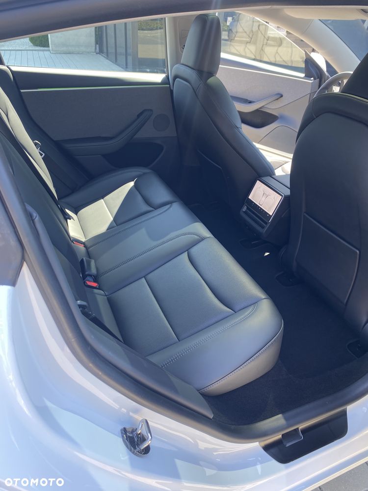 Tesla Model 3 - 7
