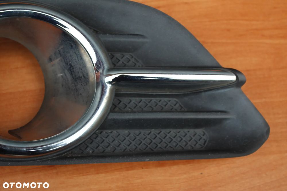 KRATKA RAMKA HALOGENU ZDERZAKA LEWA LEWY PRZÓD CHROM OPEL MOKKA 95470234 - 5