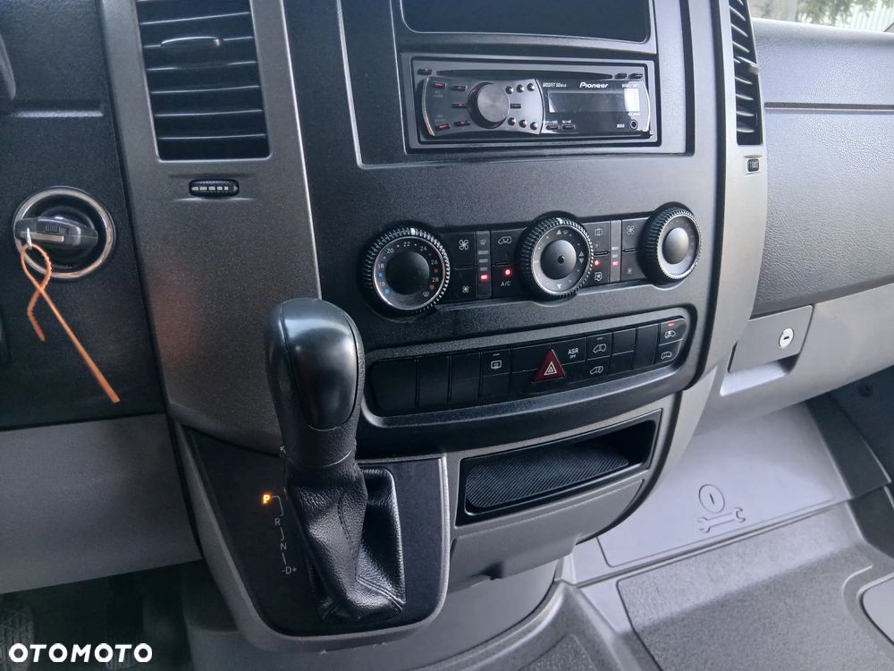 Mercedes-Benz Sprinter - 7