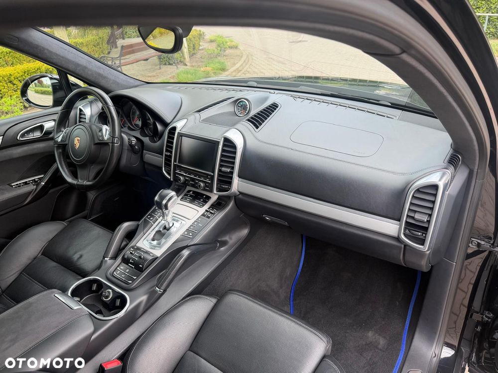 Porsche Cayenne - 16