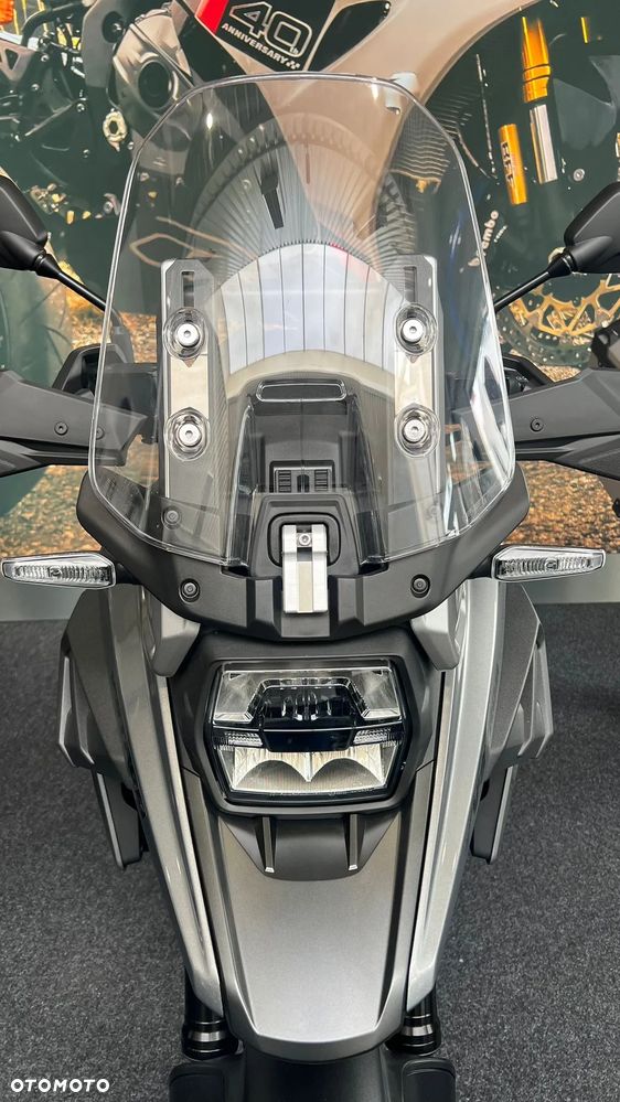 Suzuki V-STROM - 8