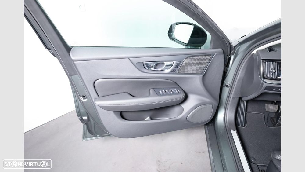 Volvo V60 2.0 T6 AWD TE Plus Dark - 20